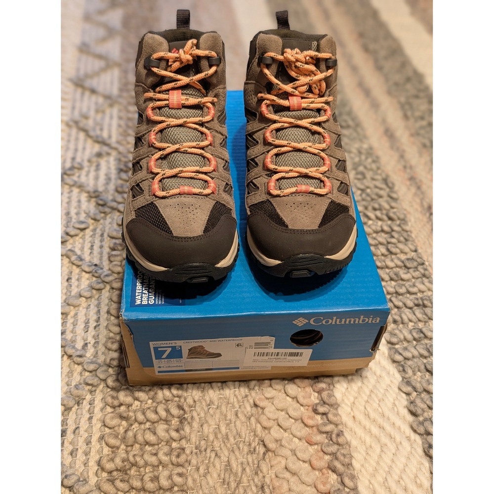 Columbia Crestwood Mid Waterproof Hiking Boots Cordovan Mud Womens 7.5 NIB